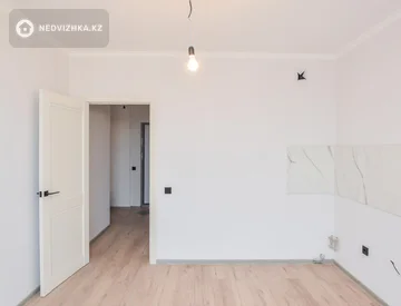 2-комнатная квартира, этаж 8 из 19, 66 м², миниатюра 12