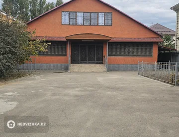 3-комнатный дом, 7.6 соток, 180 м², миниатюра 1
