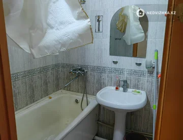 3-комнатная квартира, этаж 5 из 5, 69 м², На длительный срок, миниатюра 2