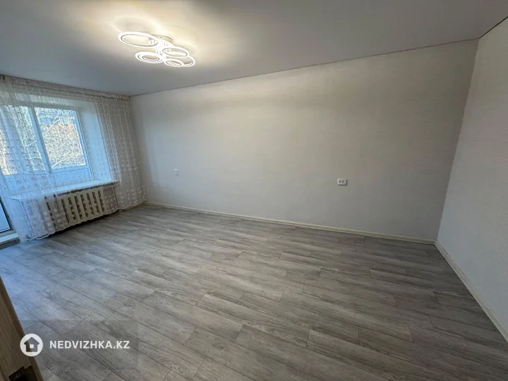 1-комнатная квартира, этаж 4 из 5, 32 м², фотография 5