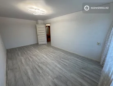 1-комнатная квартира, этаж 4 из 5, 32 м², миниатюра 6