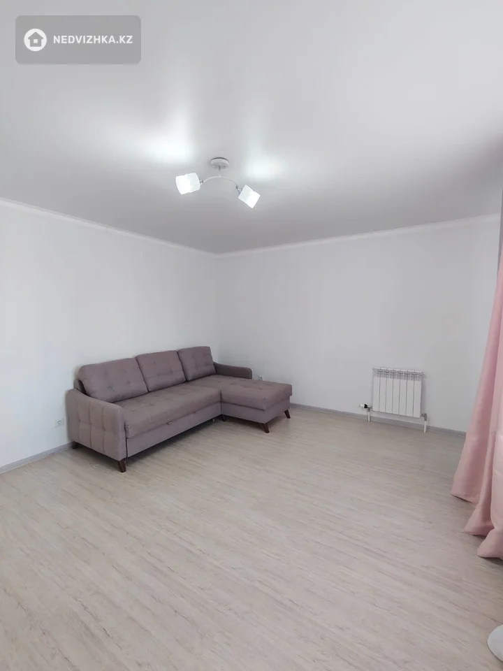 1-комнатная квартира, этаж 2 из 9, 39 м², На длительный срок, фотография 2