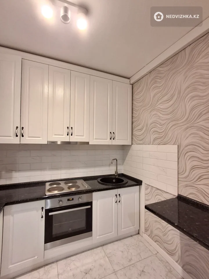 2-комнатная квартира, этаж 5 из 10, 67 м², На длительный срок, фотография 2