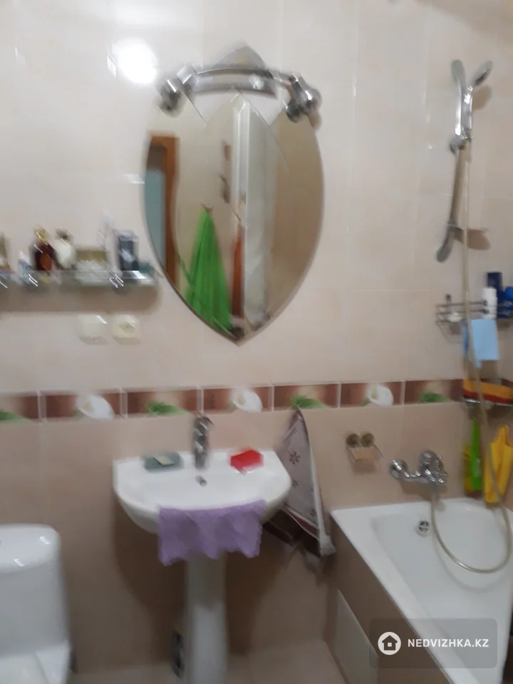 1-комнатная квартира, этаж 3 из 5, 33 м², На длительный срок, фотография 2