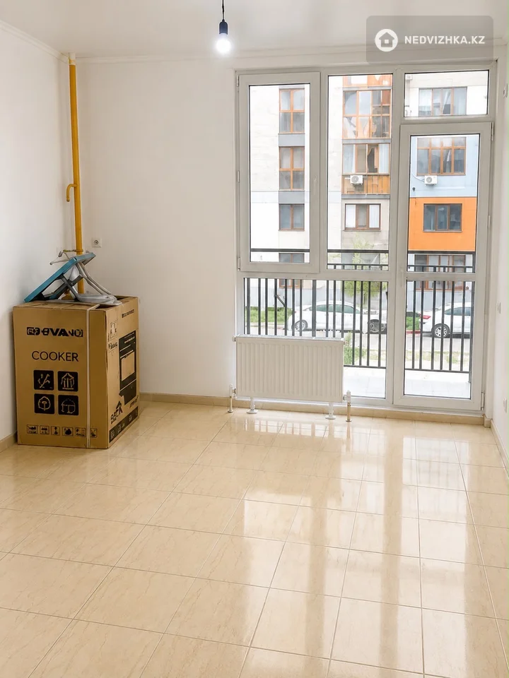 2-комнатная квартира, этаж 2 из 9, 67 м², фотография 2