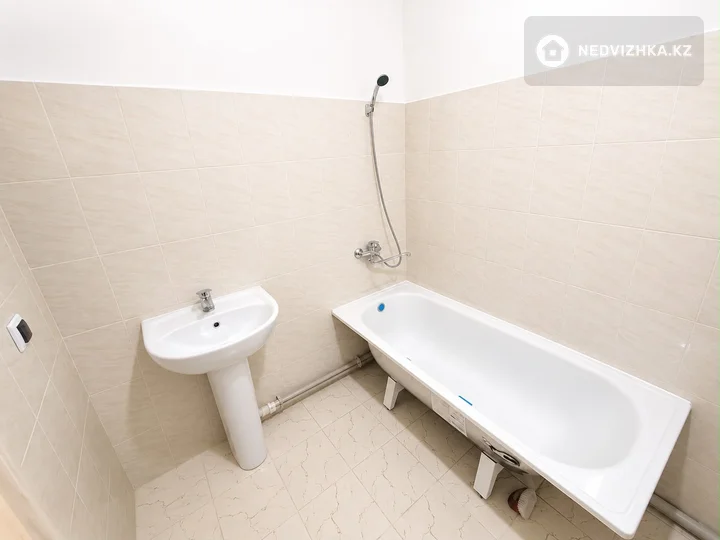 2-комнатная квартира, этаж 2 из 9, 67 м², фотография 4