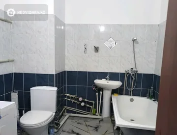 2-комнатная квартира, этаж 8 из 9, 77 м², На длительный срок, миниатюра 6