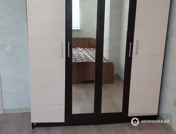 3-комнатная квартира, этаж 3 из 5, 80 м², На длительный срок, миниатюра 1