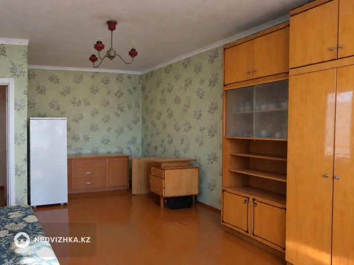 1-комнатная квартира, этаж 4 из 5, 37 м², фотография 4