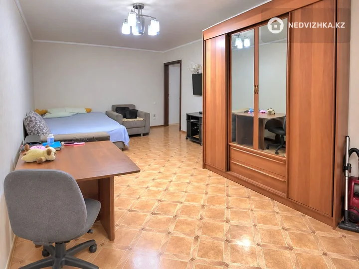 1-комнатная квартира, этаж 3 из 4, 32 м², фотография 4