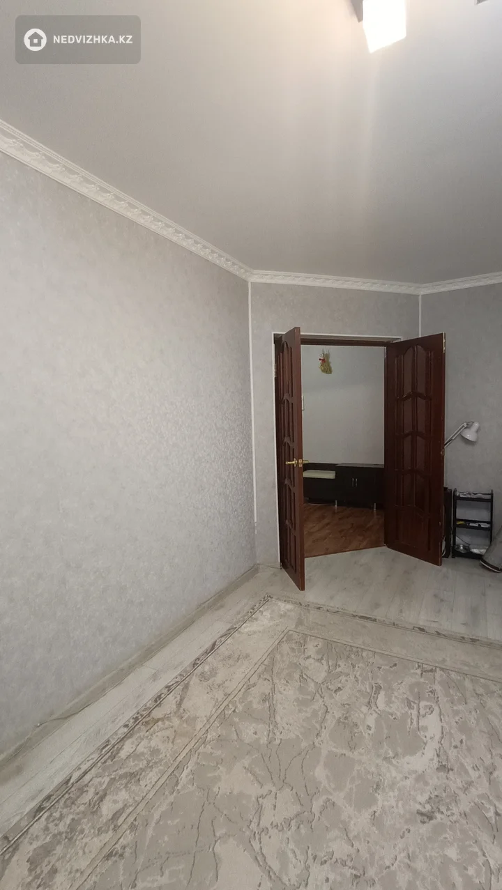 2-комнатная квартира, этаж 4 из 10, 67 м², фотография 2