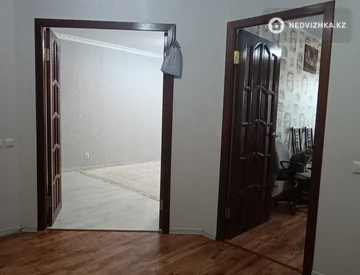 2-комнатная квартира, этаж 4 из 10, 67 м², миниатюра 3