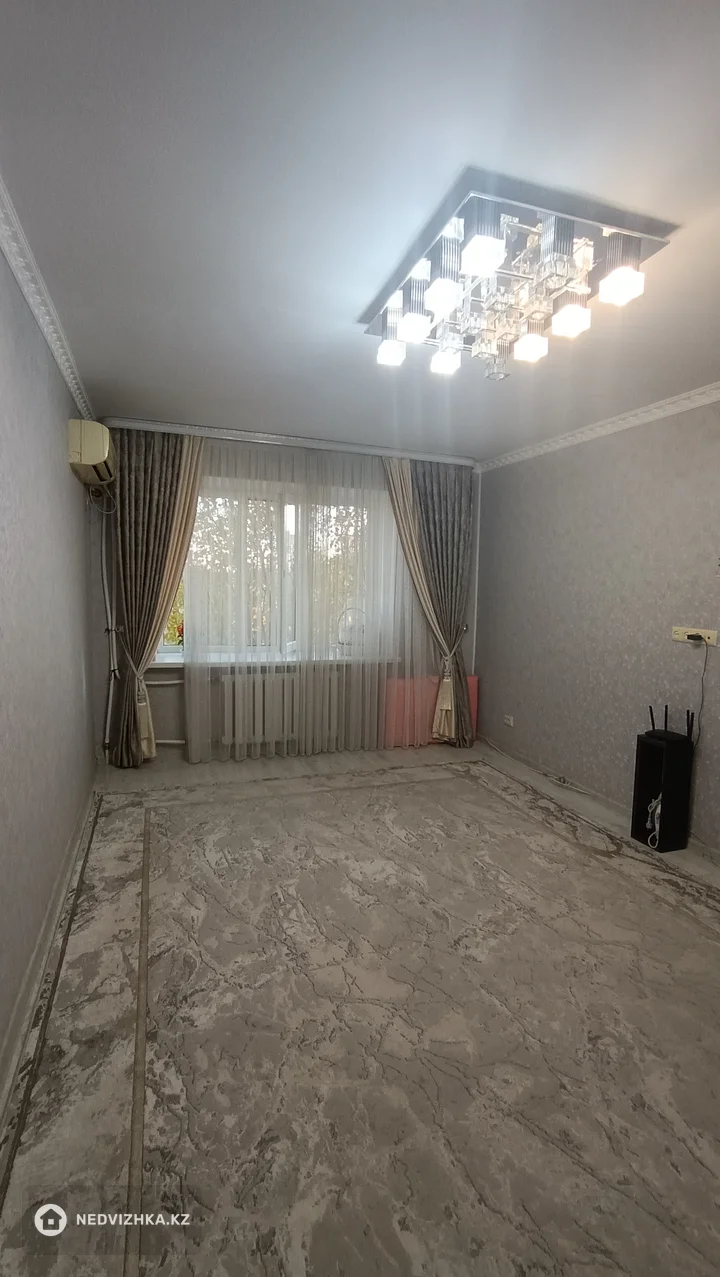2-комнатная квартира, этаж 4 из 10, 67 м², фотография 5