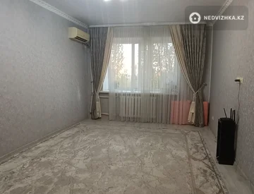 2-комнатная квартира, этаж 4 из 10, 67 м², миниатюра 1