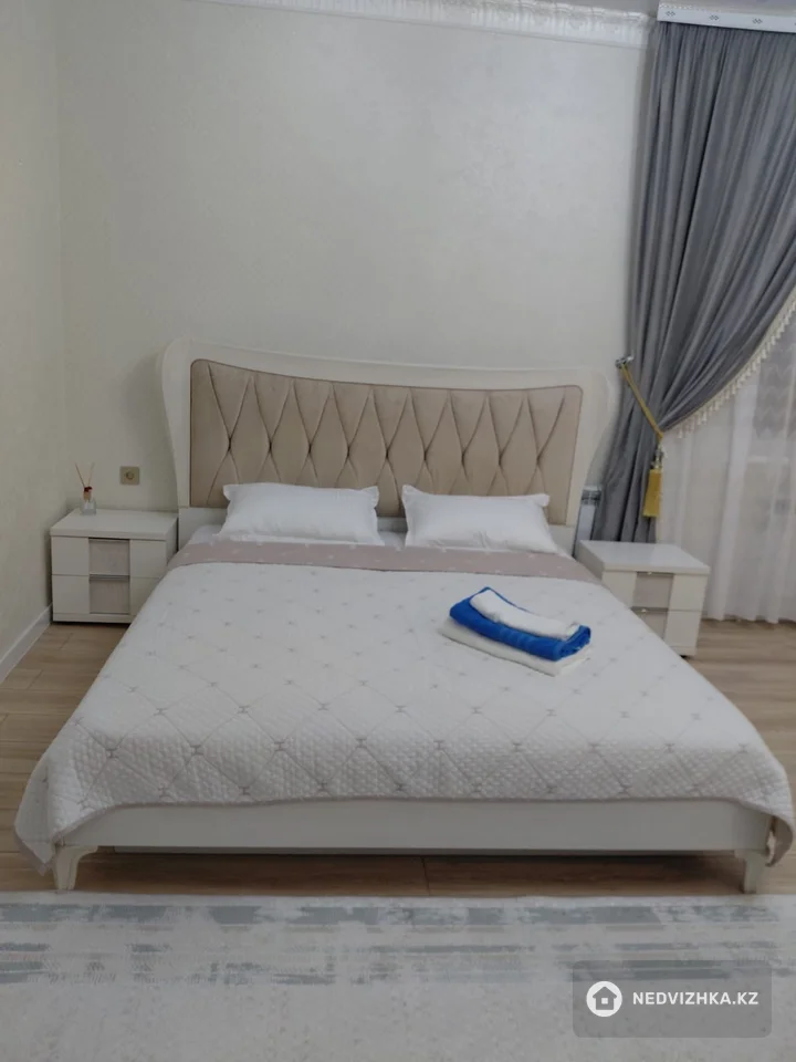 1-комнатная квартира, этаж 6 из 17, 55 м², Посуточно