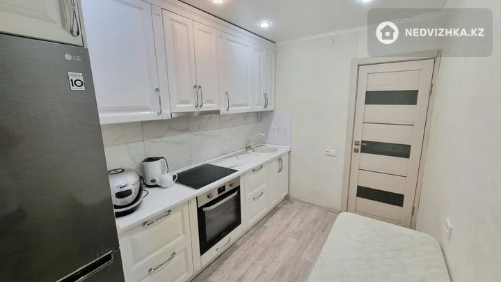 3-комнатная квартира, этаж 9 из 9, 63 м²