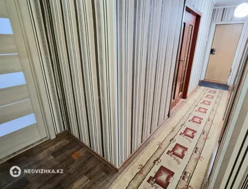 3-комнатная квартира, этаж 9 из 9, 63 м², миниатюра 2