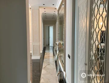 4-комнатная квартира, этаж 1 из 3, 180 м², миниатюра 2