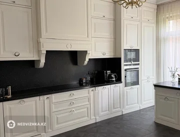 4-комнатная квартира, этаж 1 из 3, 180 м², миниатюра 4