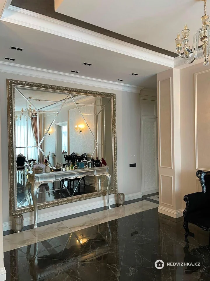 4-комнатная квартира, этаж 1 из 3, 180 м², фотография 5
