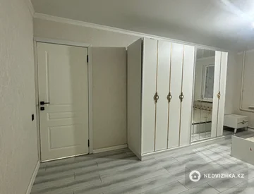 3-комнатная квартира, этаж 1 из 5, 62 м², миниатюра 1