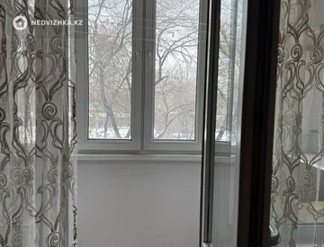 3-комнатная квартира, этаж 4 из 4, 60 м², миниатюра 10