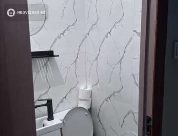 1-комнатная квартира, этаж 4 из 4, 12 м², миниатюра 2