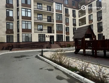 1-комнатная квартира, этаж 3 из 5, 51 м², миниатюра 1
