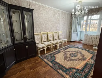 3-комнатная квартира, этаж 4 из 5, 62 м², миниатюра 2