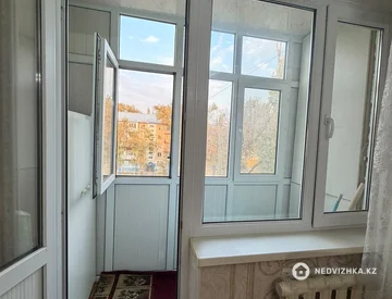 3-комнатная квартира, этаж 4 из 5, 62 м², миниатюра 3