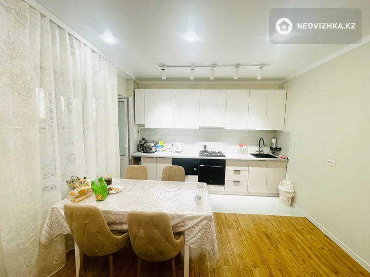 4-комнатная квартира, этаж 2 из 5, 91 м², фотография 3