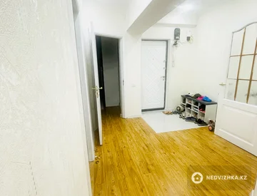 4-комнатная квартира, этаж 2 из 5, 91 м², миниатюра 5