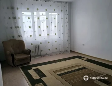 2-комнатная квартира, этаж 8 из 9, 77 м², миниатюра 1