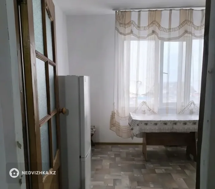 2-комнатная квартира, этаж 8 из 9, 77 м², фотография 2