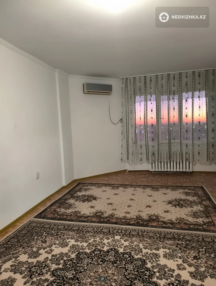 2-комнатная квартира, этаж 8 из 9, 77 м², фотография 3
