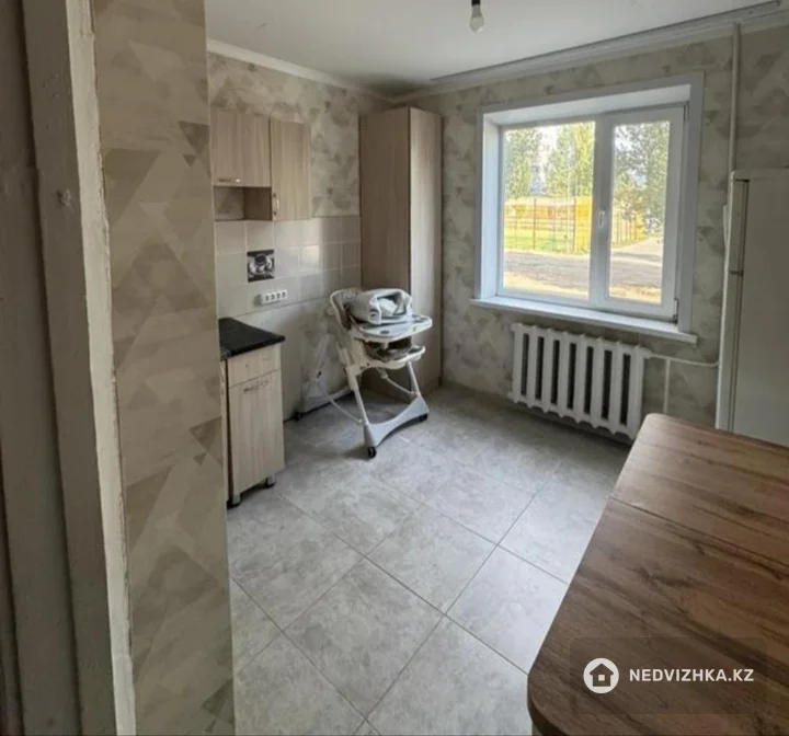 2-комнатная квартира, этаж 1 из 10, 50 м²