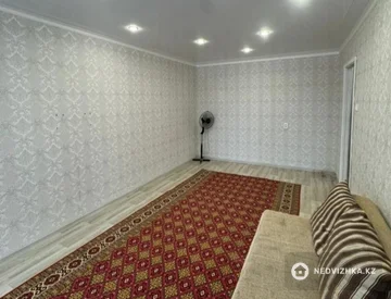 2-комнатная квартира, этаж 1 из 10, 50 м², миниатюра 3