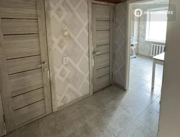 2-комнатная квартира, этаж 1 из 10, 50 м², миниатюра 7