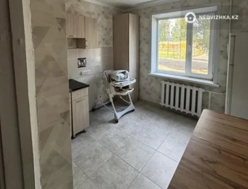 2-комнатная квартира, этаж 1 из 10, 50 м², миниатюра 4