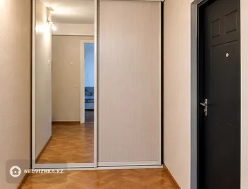 1-комнатная квартира, этаж 4 из 5, 36 м², миниатюра 2