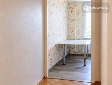 1-комнатная квартира, этаж 4 из 5, 36 м², миниатюра 3