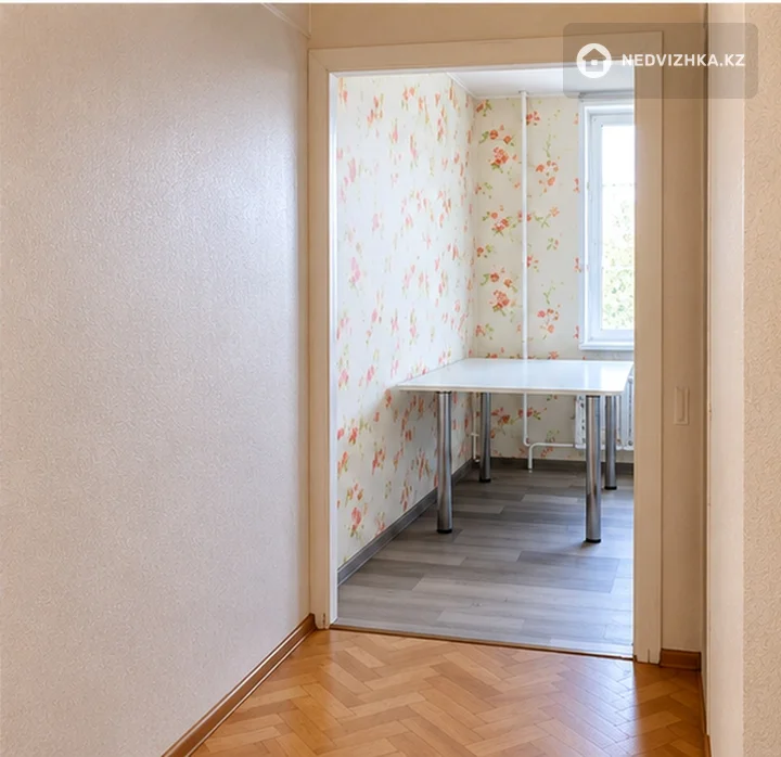 1-комнатная квартира, этаж 4 из 5, 36 м², фотография 3