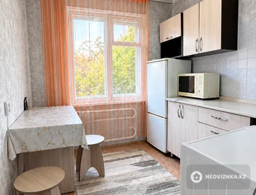 1-комнатная квартира, этаж 2 из 5, 30 м², миниатюра 2