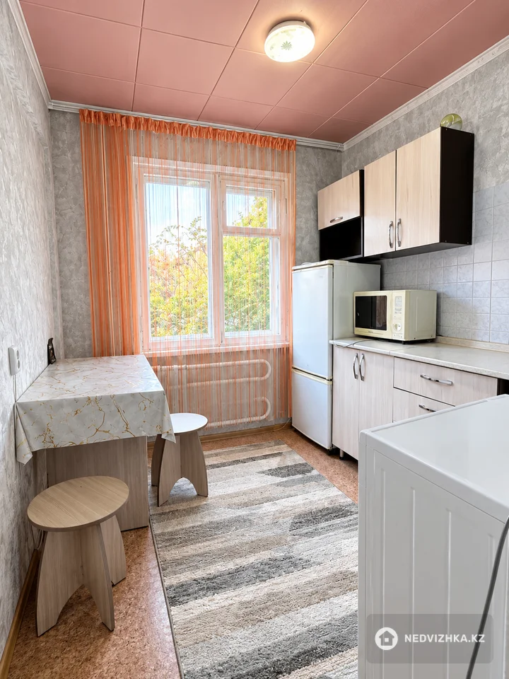 1-комнатная квартира, этаж 2 из 5, 30 м², фотография 2