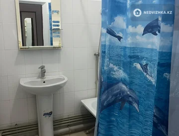 3-комнатная квартира, этаж 3 из 5, 70 м², На длительный срок, миниатюра 1