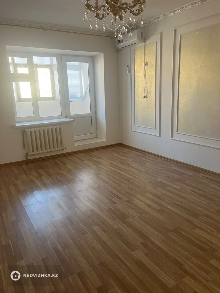 3-комнатная квартира, этаж 3 из 5, 70 м², На длительный срок, фотография 2