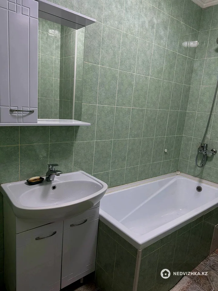 1-комнатная квартира, этаж 6 из 17, 40 м², На длительный срок, фотография 3