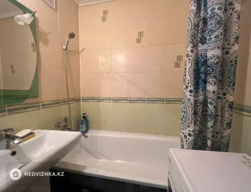 3-комнатная квартира, этаж 3 из 10, 68 м², миниатюра 11
