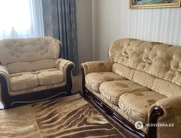 2-комнатная квартира, этаж 9 из 11, 81 м², миниатюра 2