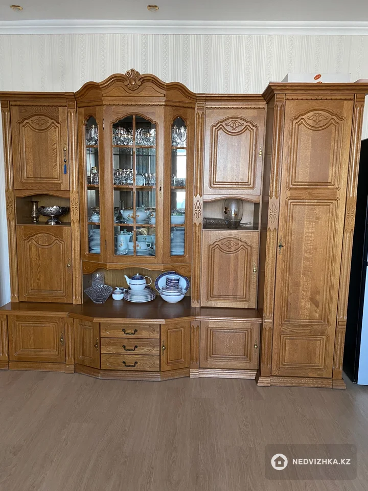 2-комнатная квартира, этаж 9 из 11, 81 м², фотография 3